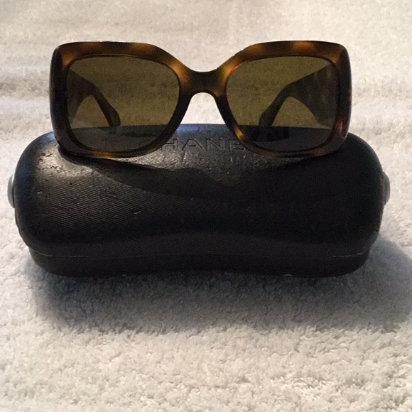 CHANEL Accessories - Authentic Chanel sunglasses with quilted sides